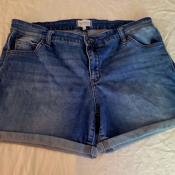Crown & Ivy Blue Jean Shorts Casual Summer Style - Picture 1 of 3